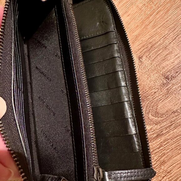 Vintage BURBERRY Metallic red wallet with zip closure Y2K - Picture 5 of 16